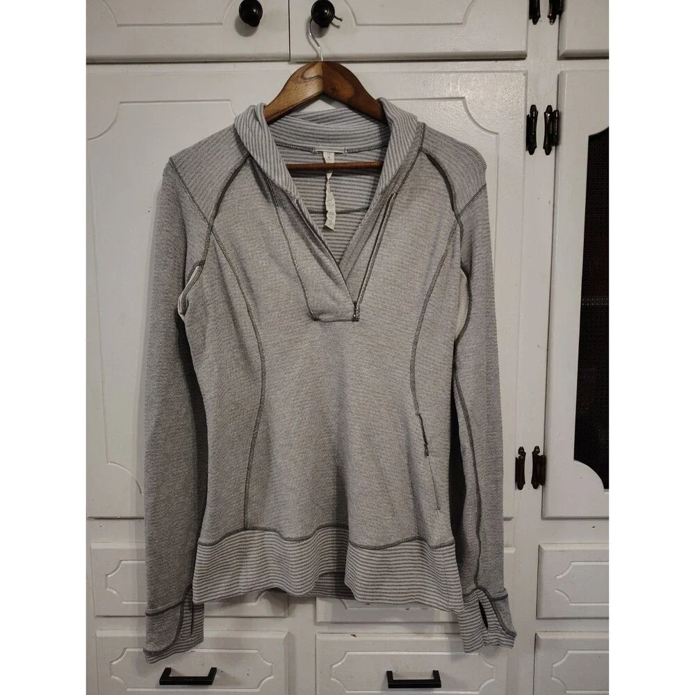 Lululemon Think Fast Pullover Thumbholes Light Gray Striped Women's 10 Sweater